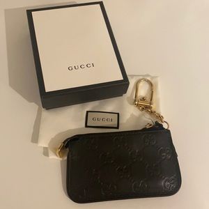 GUCCI KEYCHAIN WALLET